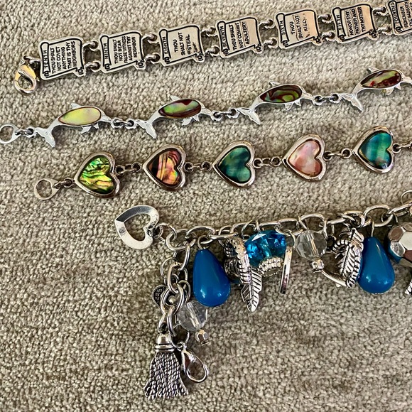 BRACELETS LOT OF 4! BEAUTIFUL VARIETY! PREVIOUSLY LOVED. 🥰 - Picture 2 of 5